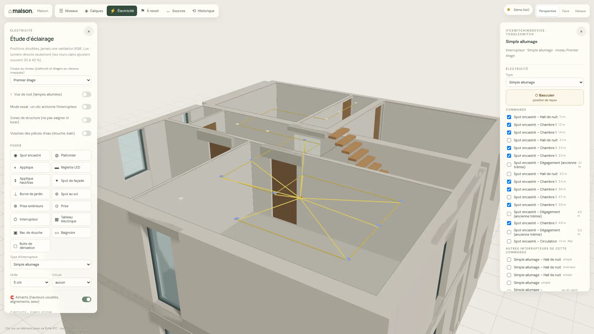 Interface de la maquette avec le panneau Électricité et la fiche d'un interrupteur relié à ses spots